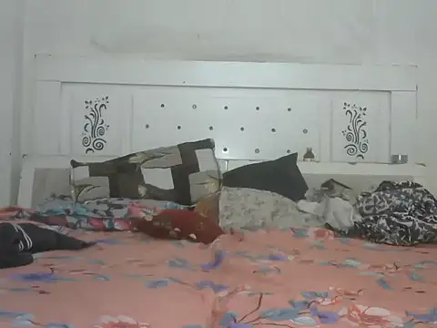 Snapshot of MONICA-LOVE chatting on 10-15-25, 04:01 MONICA-LOVE online show from 10-15-25, 04:01