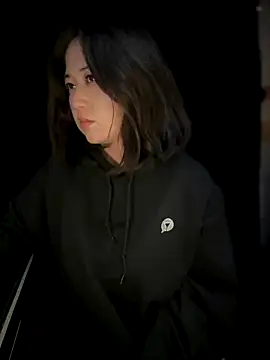 Snapshot of JoyFulLicss chatting on 10-06-25, 01:03 JoyFulLicss online show from 10-06-25, 01:03