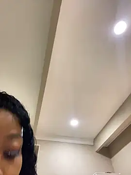 Snapshot of ItsLeyaa chatting on 01-23-25, 01:30 ItsLeyaa online show from 01-23-25, 01:30
