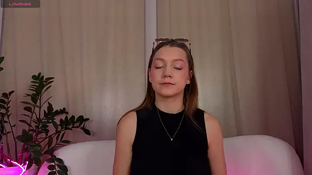 AliceBrayan online show from 03-17-25, 05:12