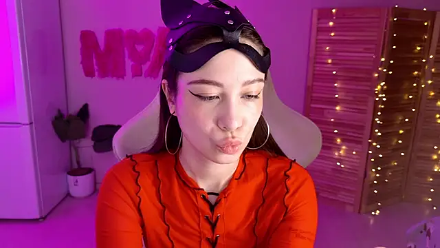 Snapshot of Miss_Mia_Murr chatting on 10-08-25, 04:32 Miss Mia Murr online show from 10-08-25, 04:32