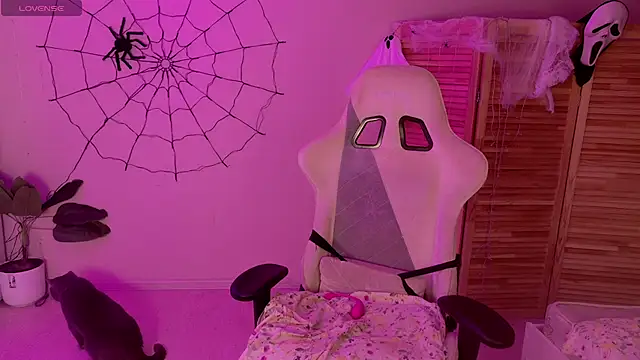 Miss Mia Murr online show from 11-16-25, 04:18