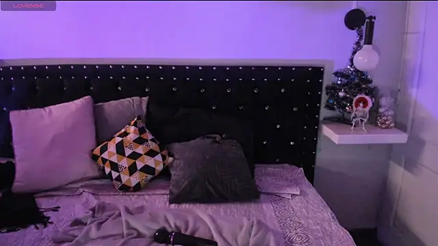 Ghosty Doll online show from 12-14-25, 01:16