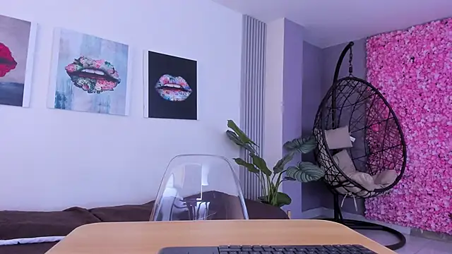 Angela donnato online show from 11-22-25, 03:38