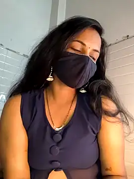 Snapshot of Nehubhabhi26 chatting on 12-18-24, 04:49 Nehubhabhi26 online show from 12-18-24, 04:49