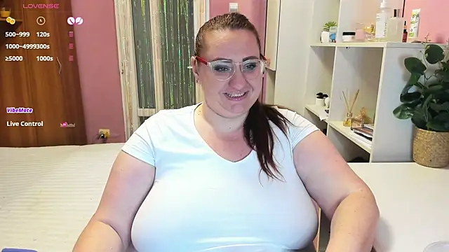 Snapshot of lovely_adelle chatting on 01-30-25, 08:53 lovely adelle online show from 01-30-25, 08:53