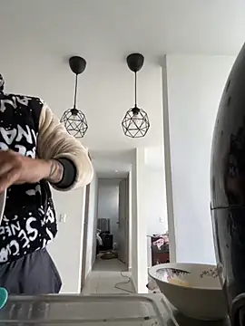 thomas gun online show from 12-04-25, 04:05