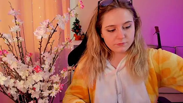 Diana Flower online show from 03-19-25, 11:06