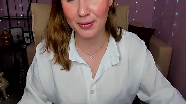 Snapshot of Helens_love chatting on 12-13-24, 05:49 Helens love online show from 12-13-24, 05:49