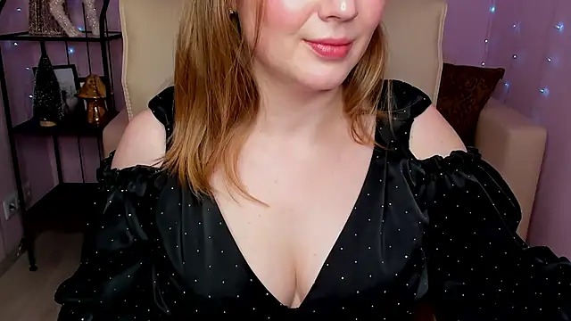 Snapshot of Helens_love chatting on 01-06-25, 07:42 Helens love online show from 01-06-25, 07:42