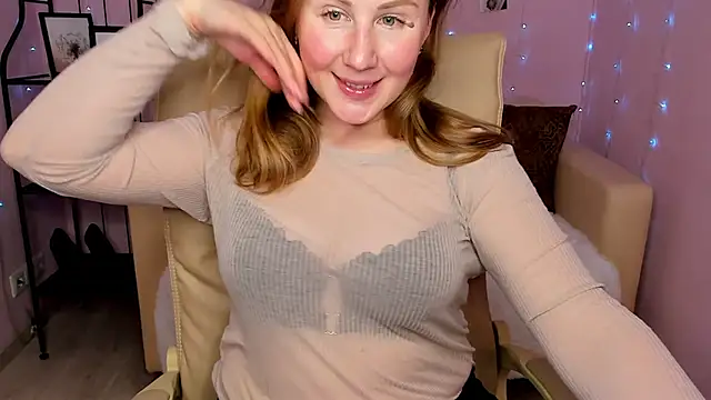 Snapshot of Helens_love chatting on 02-11-25, 07:54 Helens love online show from 02-11-25, 07:54