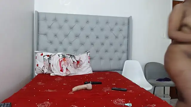 Candy Love 18 online show from 01-28-25, 08:47