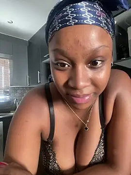 Snapshot of Candy_Love_18 chatting on 02-20-26, 09:10 Candy Love 18 online show from 02-20-26, 09:10