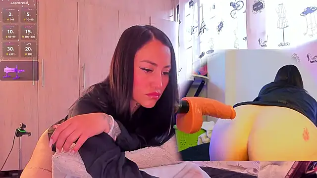 jolee   online show from 04-12-26, 10:37