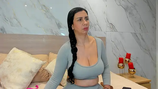 Snapshot of jhasly_am chatting on 06-08-26, 12:05 jhasly am online show from 06-08-26, 12:05