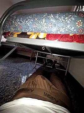 Snapshot of Yours_daddy6728 chatting on 11-21-25, 12:04 Yours daddy6728 online show from 11-21-25, 12:04