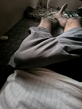 Snapshot of Yours_daddy6728 chatting on 03-04-26, 12:44 Yours daddy6728 online show from 03-04-26, 12:44