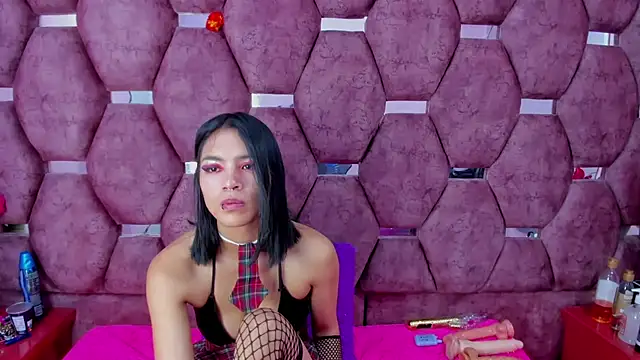 Snapshot of SaraLoveee_ chatting on 12-19-24, 03:29 SaraLoveee  online show from 12-19-24, 03:29