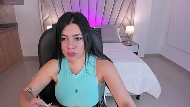 Snapshot of naomii_campbell_ chatting on 09-18-25, 04:42 naomii campbell online show from 09-18-25, 04:42