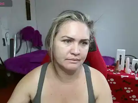 Snapshot of helenca43 chatting on 02-04-25, 11:49 helenca43 online show from 02-04-25, 11:49