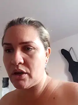 Snapshot of helenca43 chatting on 02-05-25, 01:22 helenca43 online show from 02-05-25, 01:22