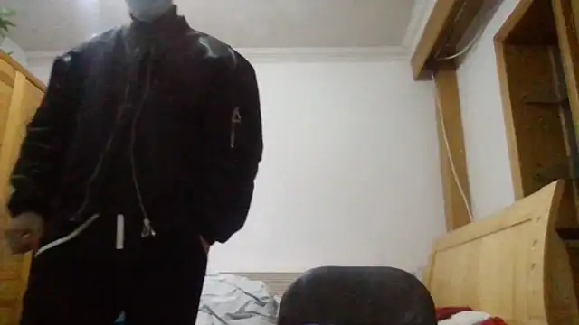 Snapshot of shuai321 chatting on 01-21-25, 11:56 shuai321 online show from 01-21-25, 11:56