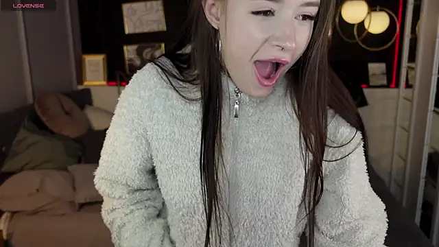 Lily Moonlight online show from 12-25-24, 02:23