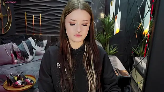 Lily Moonlight online show from 02-19-25, 02:01