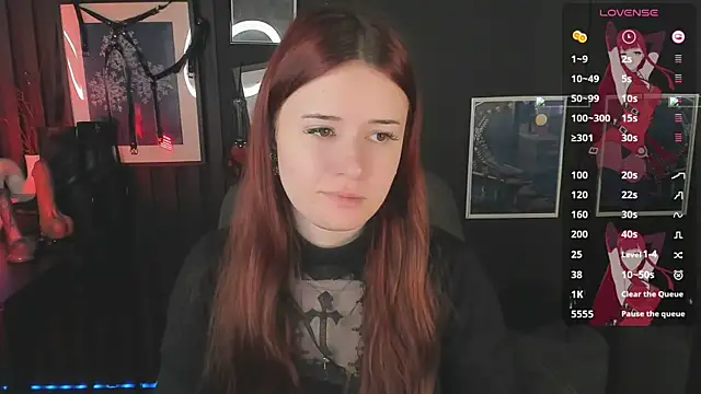 Lily Moonlight online show from 06-19-26, 07:34