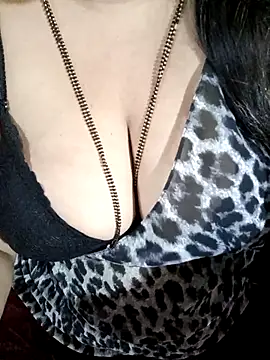 Snapshot of Beautyy38 chatting on 04-23-26, 03:08 Beautyy38 online show from 04-23-26, 03:08