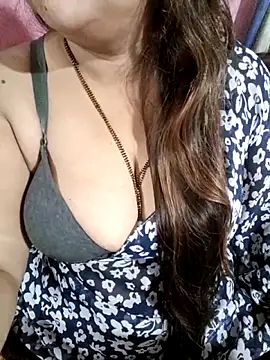 Snapshot of Beautyy38 chatting on 05-01-26, 03:00 Beautyy38 online show from 05-01-26, 03:00