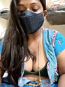 Snapshot of Renuma chatting on 02-15-25, 05:28 Renuma online show from 02-15-25, 05:28