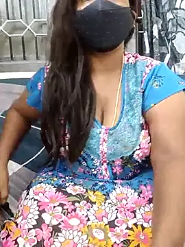 Snapshot of Renuma chatting on 02-18-25, 04:37 Renuma online show from 02-18-25, 04:37