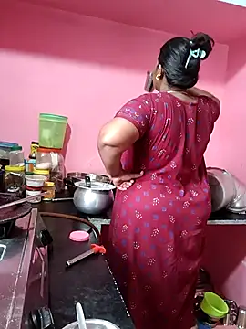 Snapshot of Renuma chatting on 10-08-25, 03:15 Renuma online show from 10-08-25, 03:15