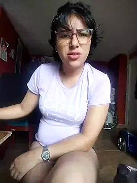 Snapshot of Im_Alma_ chatting on 12-12-24, 02:55 Im Alma online show from 12-12-24, 02:55