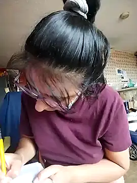 Snapshot of Im_Alma_ chatting on 01-27-25, 12:58 Im Alma online show from 01-27-25, 12:58