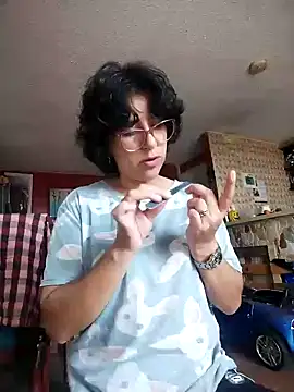 Snapshot of Im_Alma_ chatting on 02-04-25, 01:38 Im Alma online show from 02-04-25, 01:38