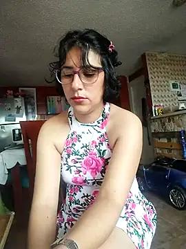 Snapshot of Im_Alma_ chatting on 02-18-25, 12:39 Im Alma online show from 02-18-25, 12:39