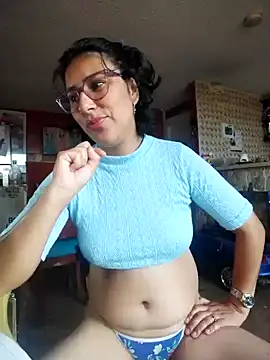 Snapshot of Im_Alma_ chatting on 02-19-25, 12:44 Im Alma online show from 02-19-25, 12:44