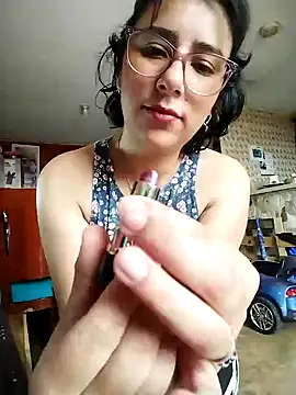 Snapshot of Im_Alma_ chatting on 02-20-25, 12:47 Im Alma online show from 02-20-25, 12:47