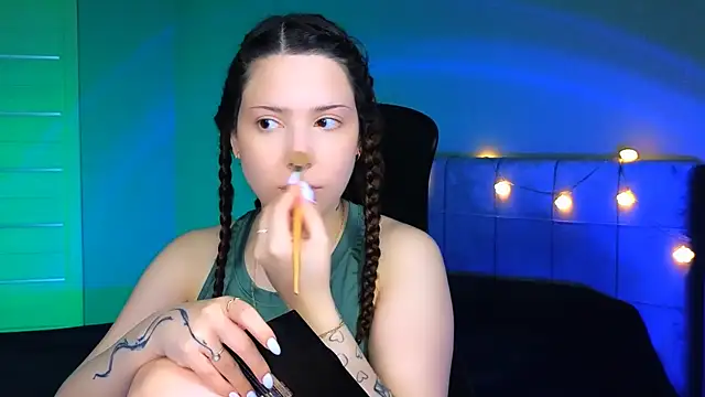 Stacy Gonzales  online show from 03-19-25, 06:03