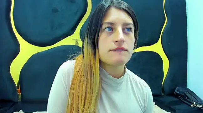 GiaRoussel online show from 02-12-25, 01:27