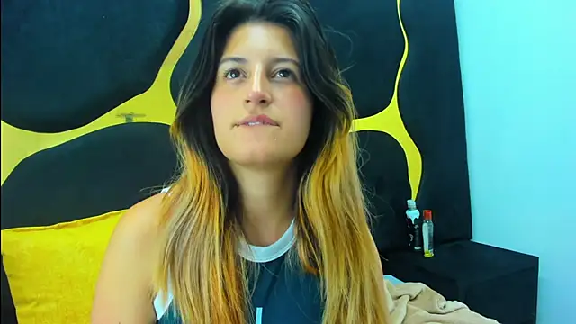 GiaRoussel online show from 03-18-25, 02:26