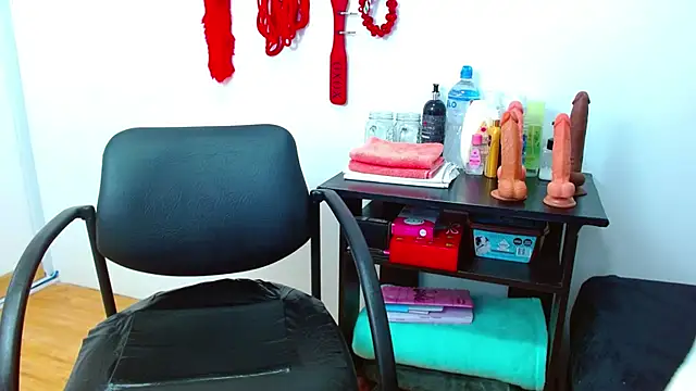 JessicaRabbit04 online show from 12-30-24, 05:04