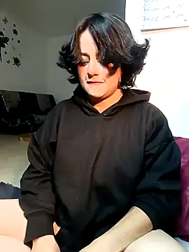 Lin-cute online show from 01-22-25, 04:55