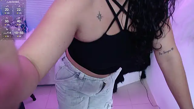 Snapshot of Mailywindsor chatting on 10-18-25, 07:36 Mailywindsor online show from 10-18-25, 07:36