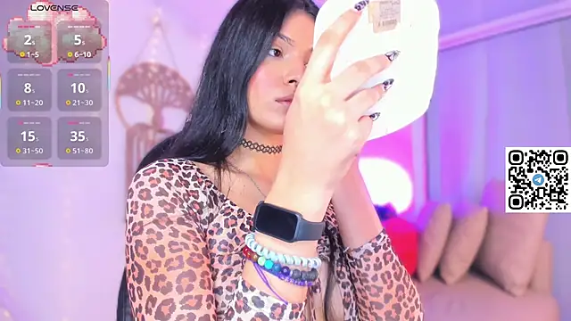 Snapshot of aisha_sakina chatting on 10-12-25, 10:42 aisha sakina online show from 10-12-25, 10:42