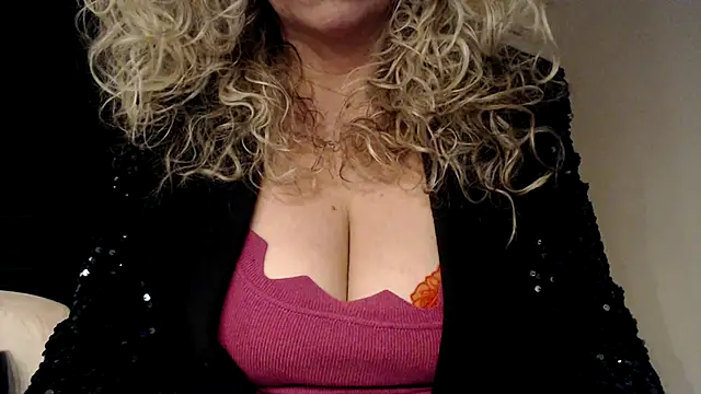 Snapshot of JenniLowen chatting on 02-09-25, 06:47 JenniLowen online show from 02-09-25, 06:47