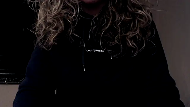 Snapshot of JenniLowen chatting on 02-10-25, 08:00 JenniLowen online show from 02-10-25, 08:00