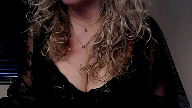 Snapshot of JenniLowen chatting on 02-11-25, 09:53 JenniLowen online show from 02-11-25, 09:53